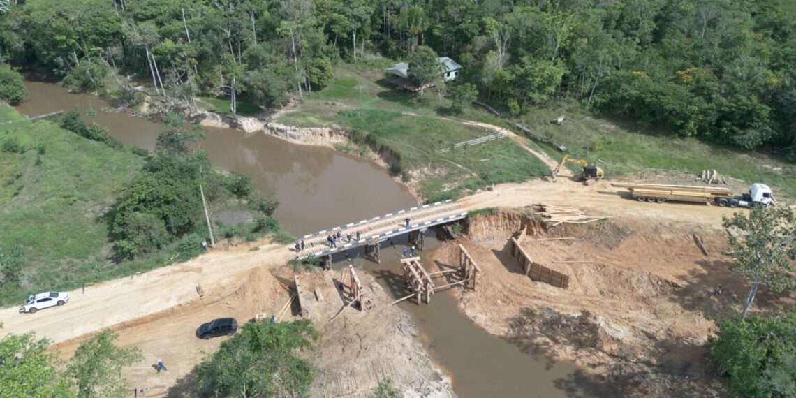 Governo do Acre e Deracre vistoriam construção da Ponte do Viola em Mâncio Lima e Rodrigues Alves