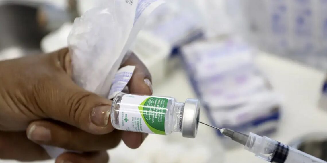 FioCruz aponta queda em casos de síndrome respiratória grave nas últimas 6 semanas no Brasil