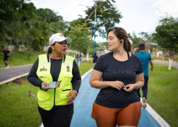 Projeto Detran nas Férias leva orientações para pedestres e ciclistas em locais de lazer de Rio Branco