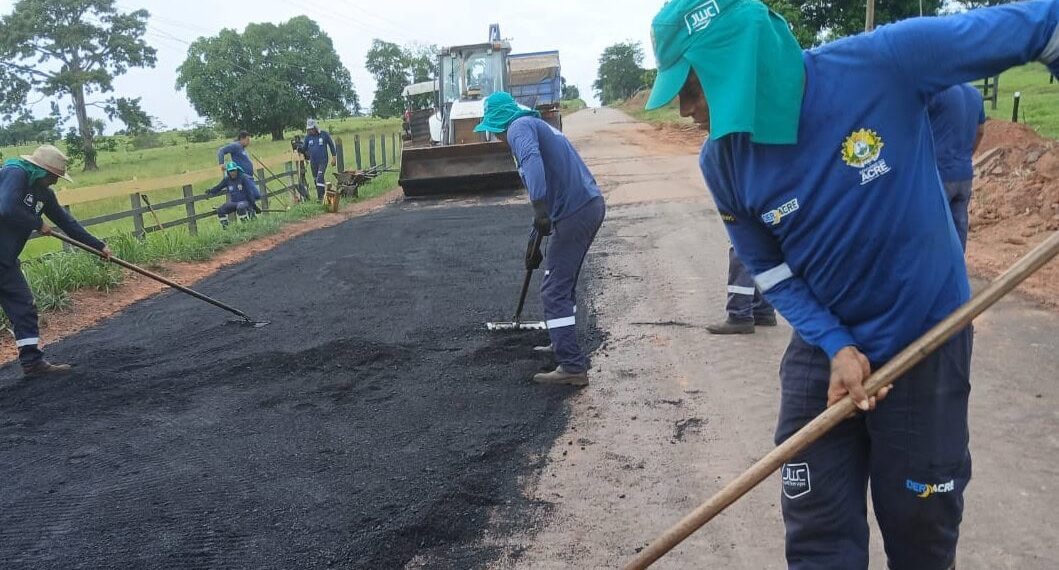 Governo do Estado intensifica operação tapa-buraco nas rodovias estaduais do Acre