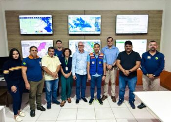Governo do Acre debate com autoridade boliviana projeto de intervenção no Rio Acre