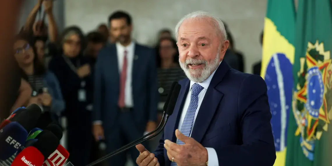 Vamos baixar o custo de vida, afirma Lula