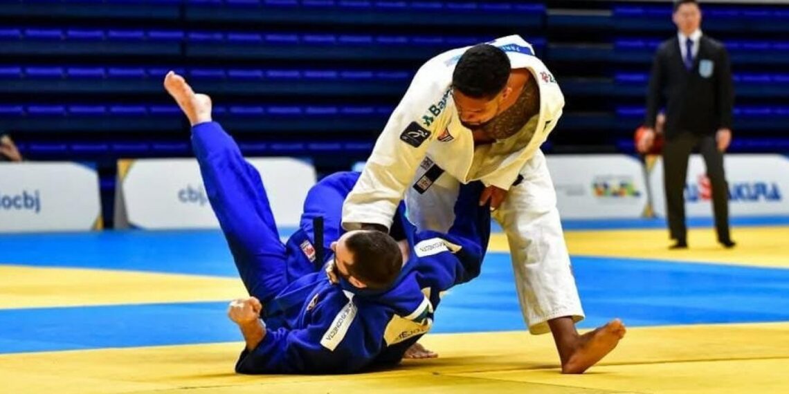 Brasil conquista prata no judô com Leonardo Gonçalves em Paris
