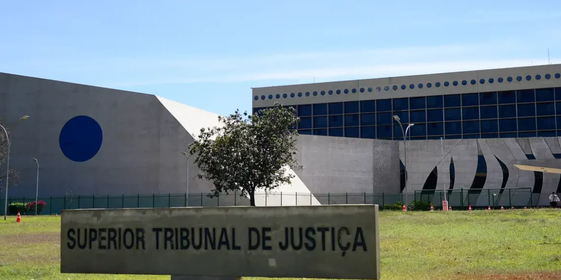 Injúria racial só vale para ofensas contra pessoas negras, decide STJ