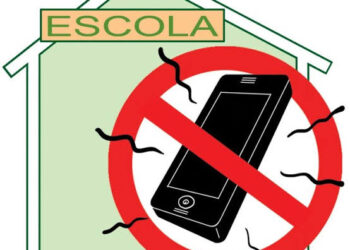 Acre regula uso de celulares nas escolas para fortalecer aprendizado