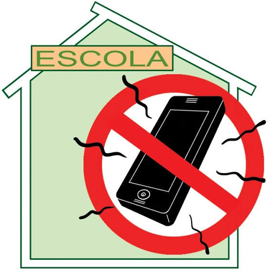 Acre regula uso de celulares nas escolas para fortalecer aprendizado