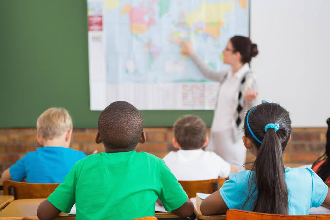 Governo publica convocação de professores para a Educação