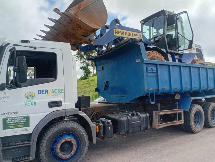 Força-tarefa do Deracre ajuda Dnit a recuperar trecho da BR-364 após chuvas intensas em Tarauacá