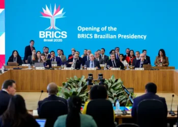 Chanceler brasileiro defende que Brics lidere nova ordem mundial