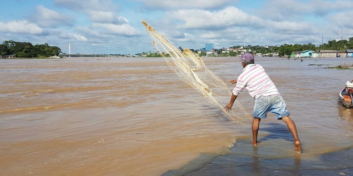 Pescadores de Cruzeiro do Sul enfrentam Atrasos no Seguro-Defeso