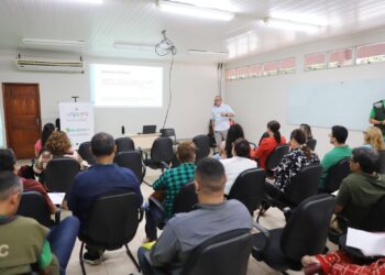 Educação ambiental em ação: oficina debate desafios climáticos e sustentabilidade no Acre