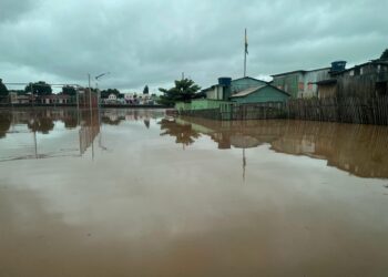 RIO ACRE ULTRAPASSA OS 15 METROS EM RIO BRANCO