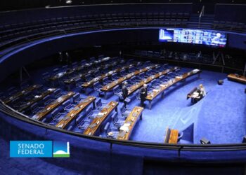 Projeto amplia saque do FGTS para trabalhadores com esclerose múltipla e ELA