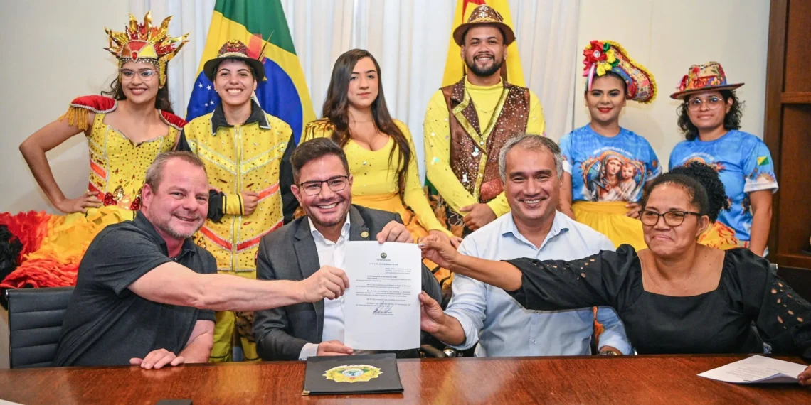 Gladson sanciona leis que tornam as quadrilhas juninas patrimônio cultural do Acre