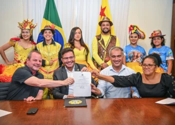 Gladson sanciona leis que tornam as quadrilhas juninas patrimônio cultural do Acre