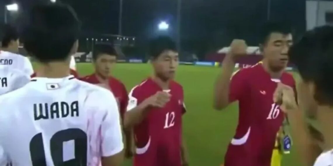 Cumprimento com socos faz Japão reclamar de meninos da Coreia do Norte no Mundial sub-17