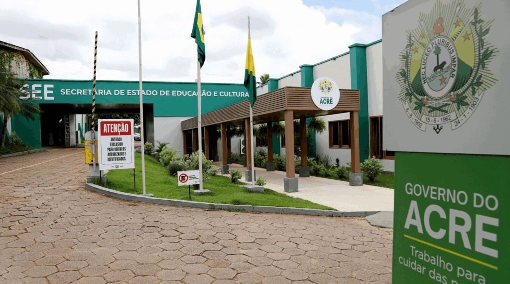Governo do Acre publica edital com bolsa de R$ 2.100 para professores da rede estadual