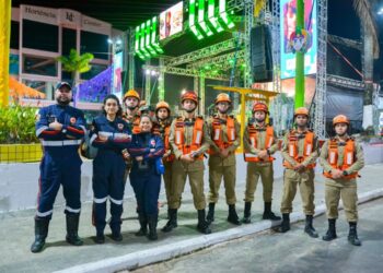 Carnaval no Acre atrai 64 mil foliões e tem poucas ocorrências em cinco noites