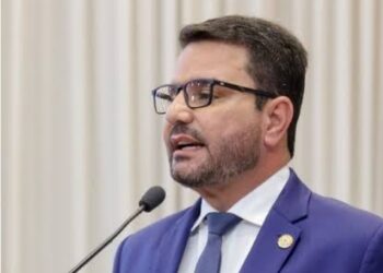 Gladson Cameli aponta “perseguição” e “estratégia política” após operação da PF: “Mantenho-me sereno”
