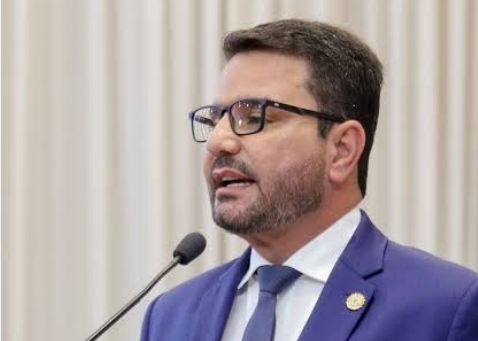 Gladson Cameli aponta “perseguição” e “estratégia política” após operação da PF: “Mantenho-me sereno”