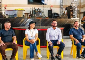 Em Tarauacá, Gladson Cameli e Mailza Assis alinham metas estratégicas com servidores estaduais