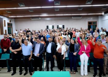 Professores são empossados e passam a integrar rede pública do Acre
