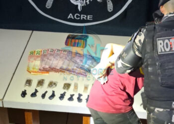 Suspeito foge de abordagem policial e adolescente é apreendido com drogas
