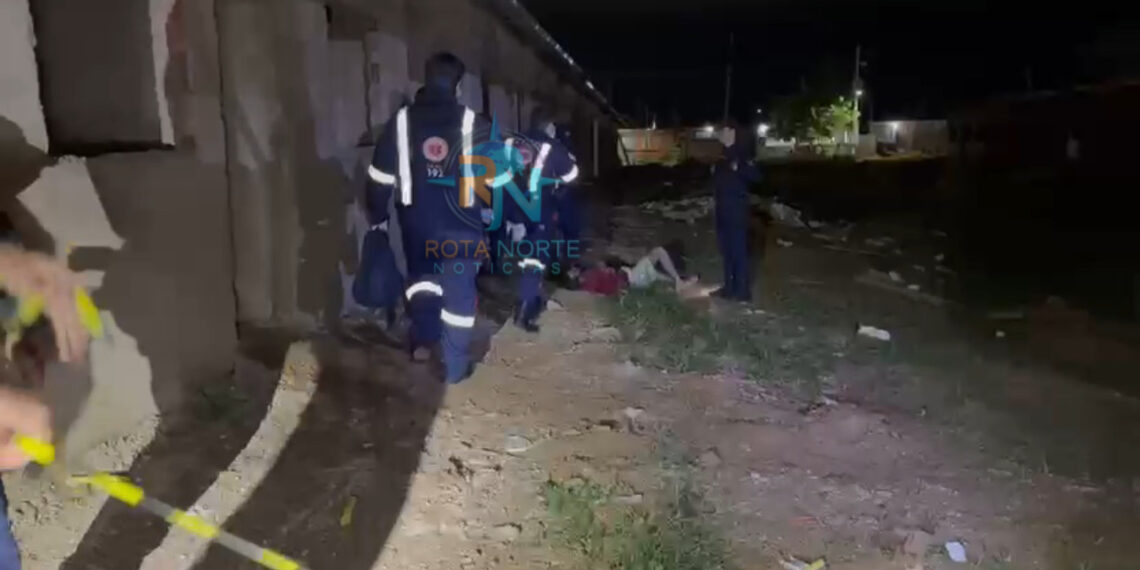 Ataque violento: rapaz é retirado de casa à força e baleado em área isolada