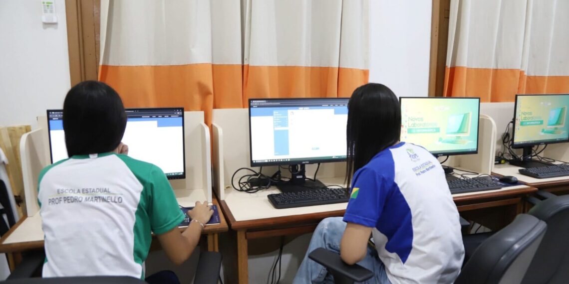 Escola Pedro Martinello é exemplo de que inclusão digital é prioridade do governo do Acre