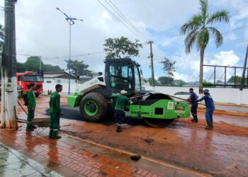 Após rompimento de adutora, Deracre recupera trecho da AC-40 em Senador Guiomard