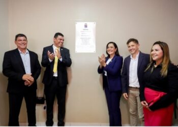 Governadora Mailza Assis prestigia reinauguração da Câmara Municipal de Capixaba e reforça união com o Legislativo