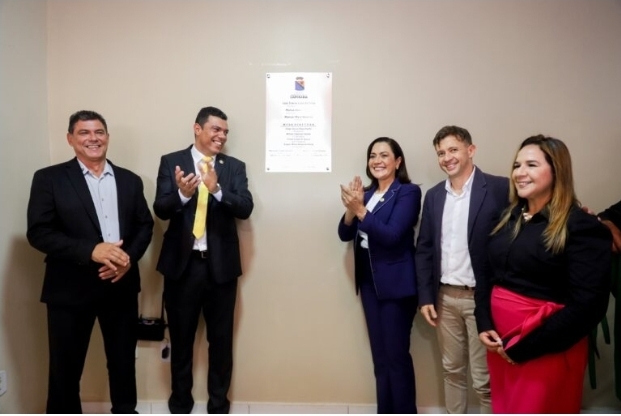 Governadora Mailza Assis prestigia reinauguração da Câmara Municipal de Capixaba e reforça união com o Legislativo
