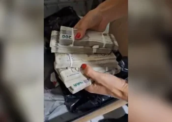 Fraude no INSS: PF acha pilhas de dinheiro em sacos de lixo. Veja vídeo