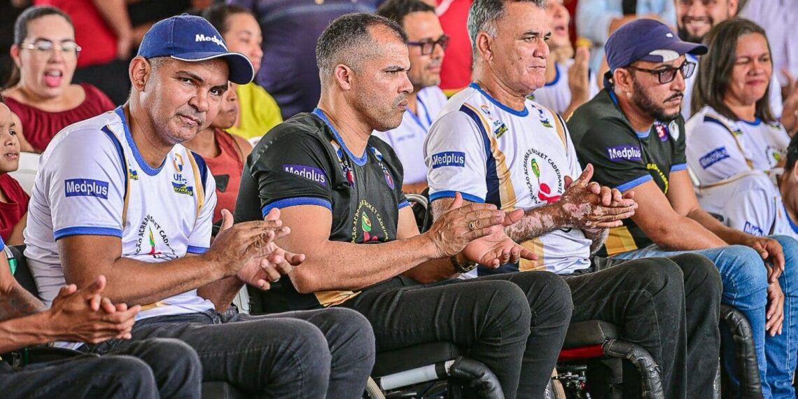Mailza Assis destaca compromisso com a inclusão durante entrega de cadeiras de rodas e equipamentos