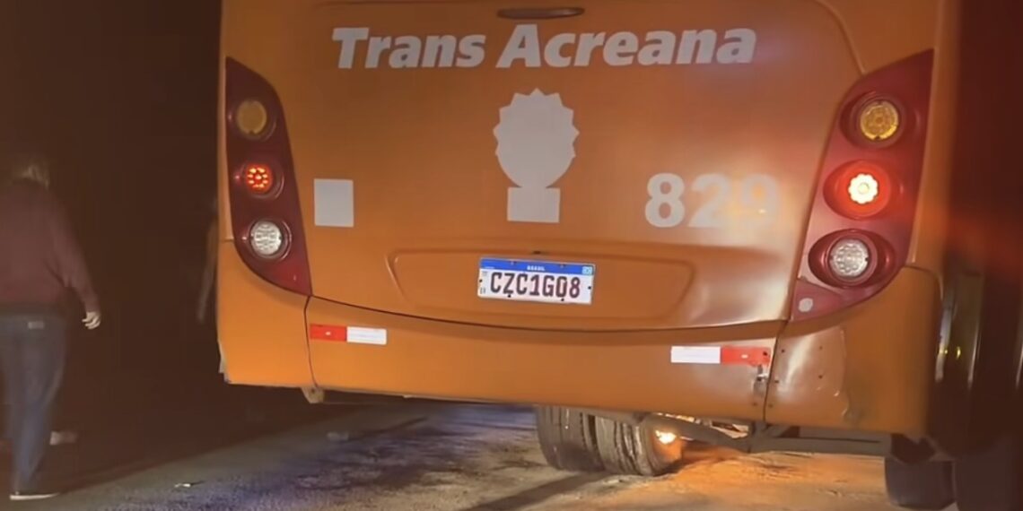 Susto na BR-364: Solidariedade evita tragédia após princípio de incêndio em ônibus
