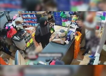 Pai e filha são vítimas de assalto dentro de pet shop