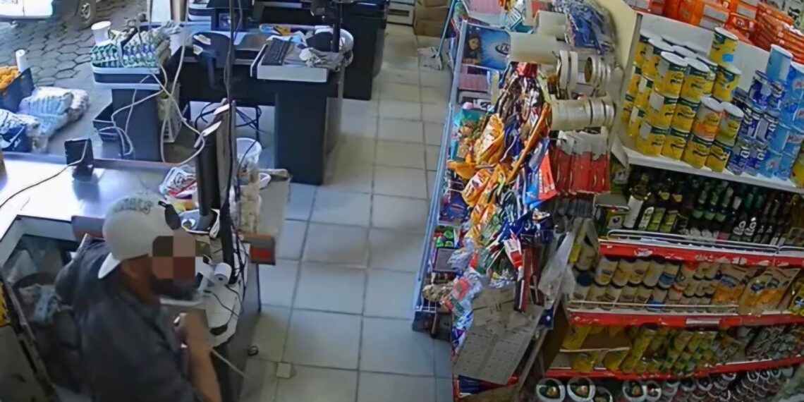 Imagens mostram ação de homem que matou quatro pessoas a facadas em MG. Veja vídeo
