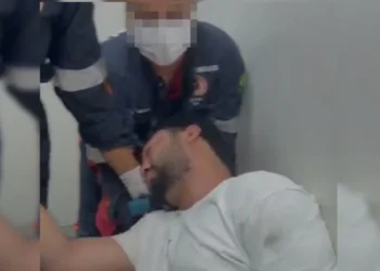 Advogado preso em academia após briga por equipamento denuncia abuso