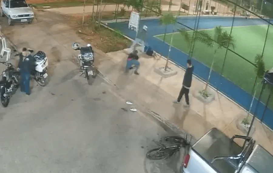Homem leva ao menos 8 tiros durante briga na Vila Planalto. Veja vídeo