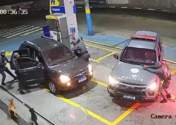 Mantido refém, homem de 62 anos é resgatado e PM prende 2 em Guarulhos. Veja vídeo