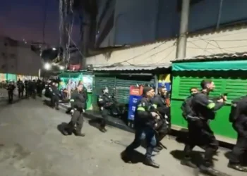 Operação contra o CV tem troca de tiros no RJ e turistas ilhados. Veja vídeo