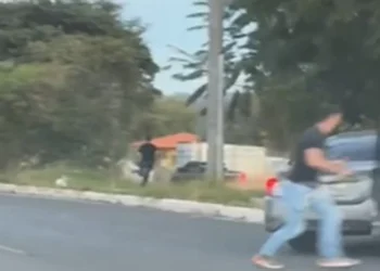 Cena de filme: perseguição a criminosos termina em tiroteio no DF. Veja vídeo