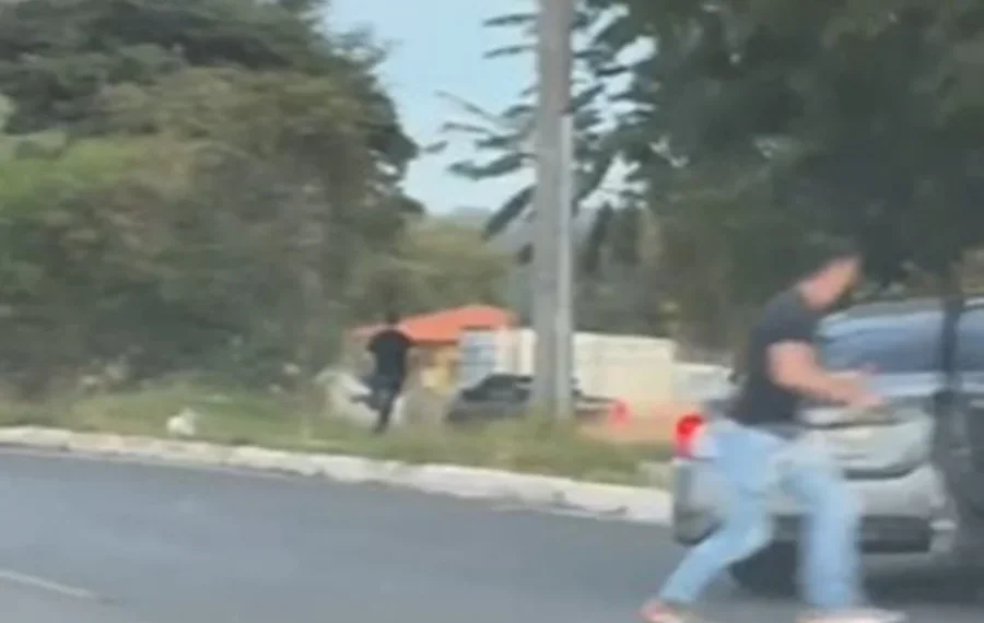 Cena de filme: perseguição a criminosos termina em tiroteio no DF. Veja vídeo
