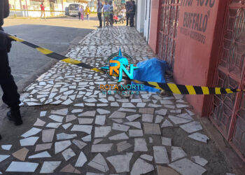 Homem é encontrado morto na calçada de estabelecimento comercial em Rio Branco