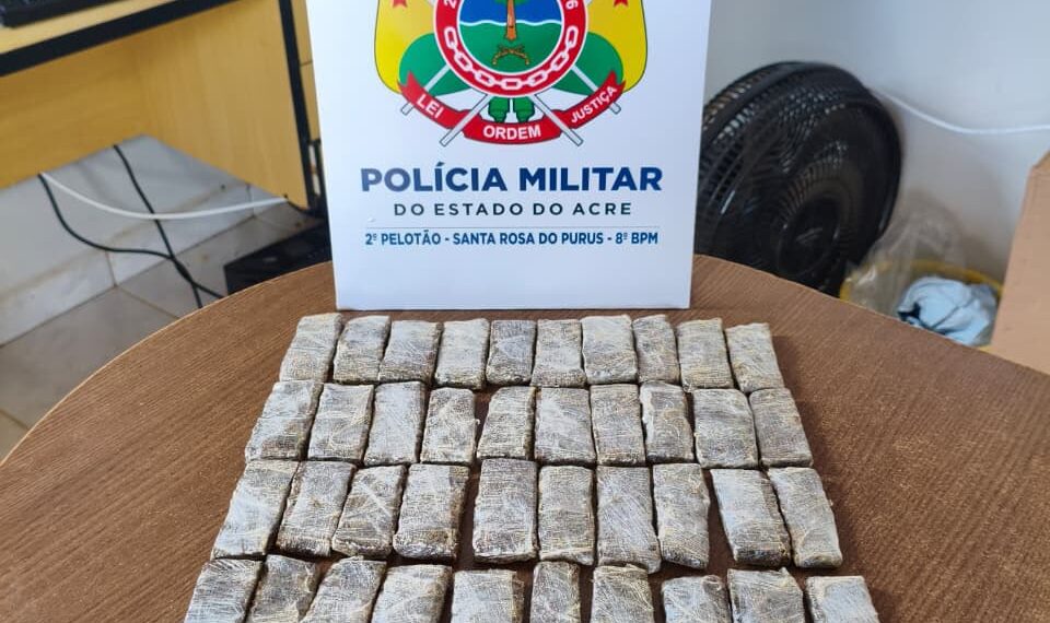 PMAC apreende 47 tabletes de maconha escondidos em sacas de ração durante fiscalização em Santa Rosa do Purus