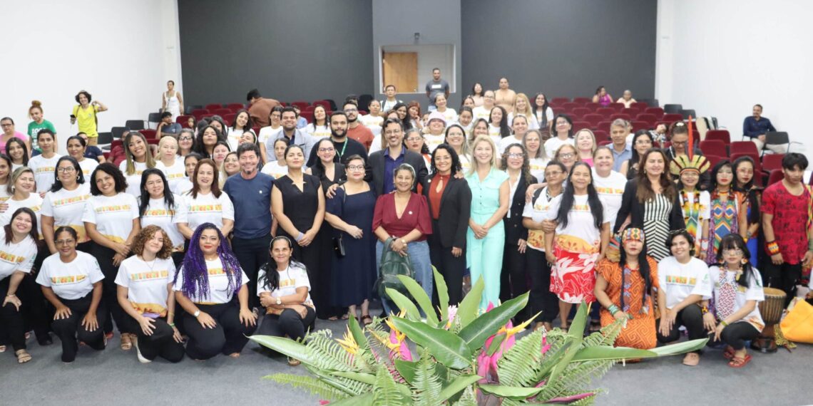 Governo certifica 101 mulheres em cursos de qualificação profissional em Rio Branco