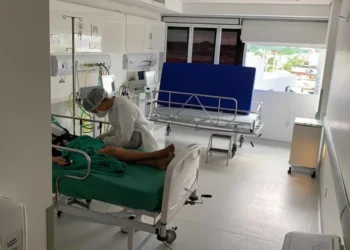 Homem é espancado com pedaços de madeira e abandona hospital após atendimento