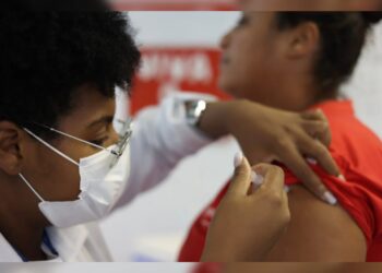 Butantan busca mais 735 voluntários para vacina contra a gripe