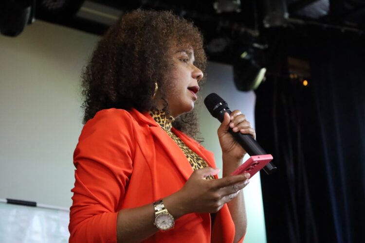 A Força Acreana no Topo: Paula Luane é Destaque no Prêmio Mulheres Negras que Movem a Terra