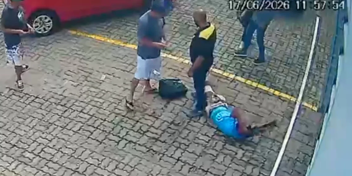 Briga por copo de suco termina em morte com correntes e cadeados